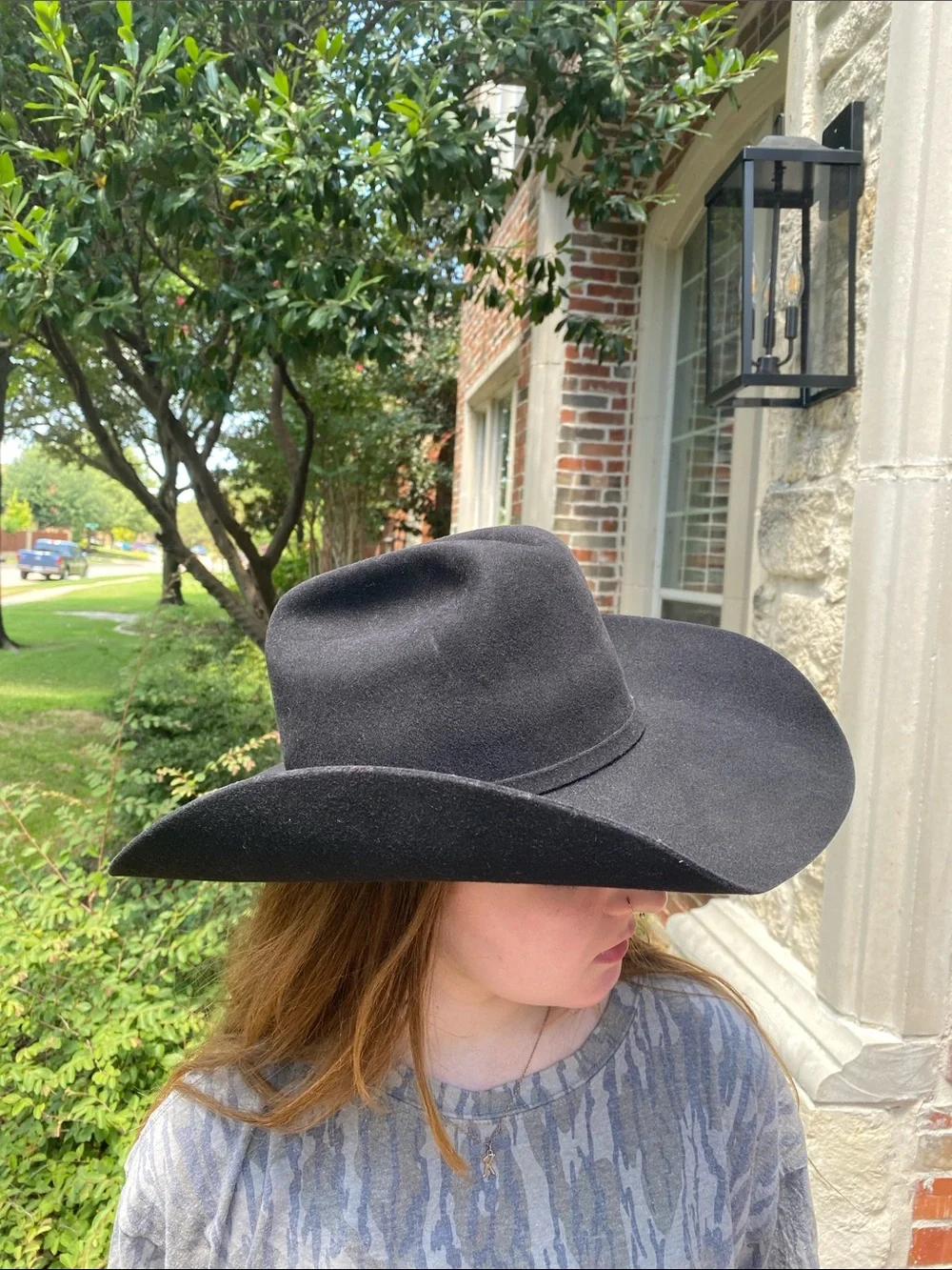 Larry Mahan 4X Classic Black Felt Cowboy Hat with gold buckle hatband